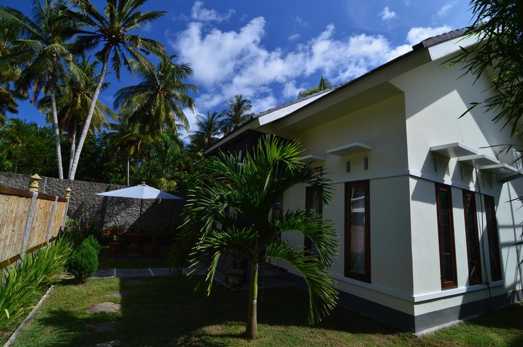 Shu Villa Lombok Kuta  Rum bild