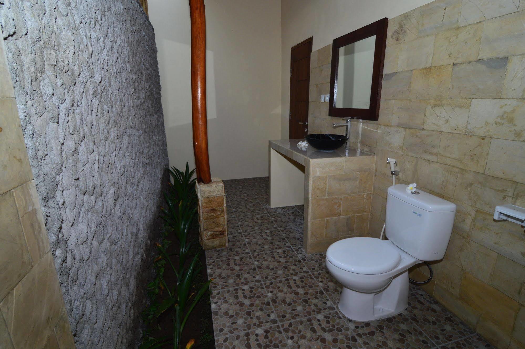 Shu Villa Lombok Kuta  Exteriör bild
