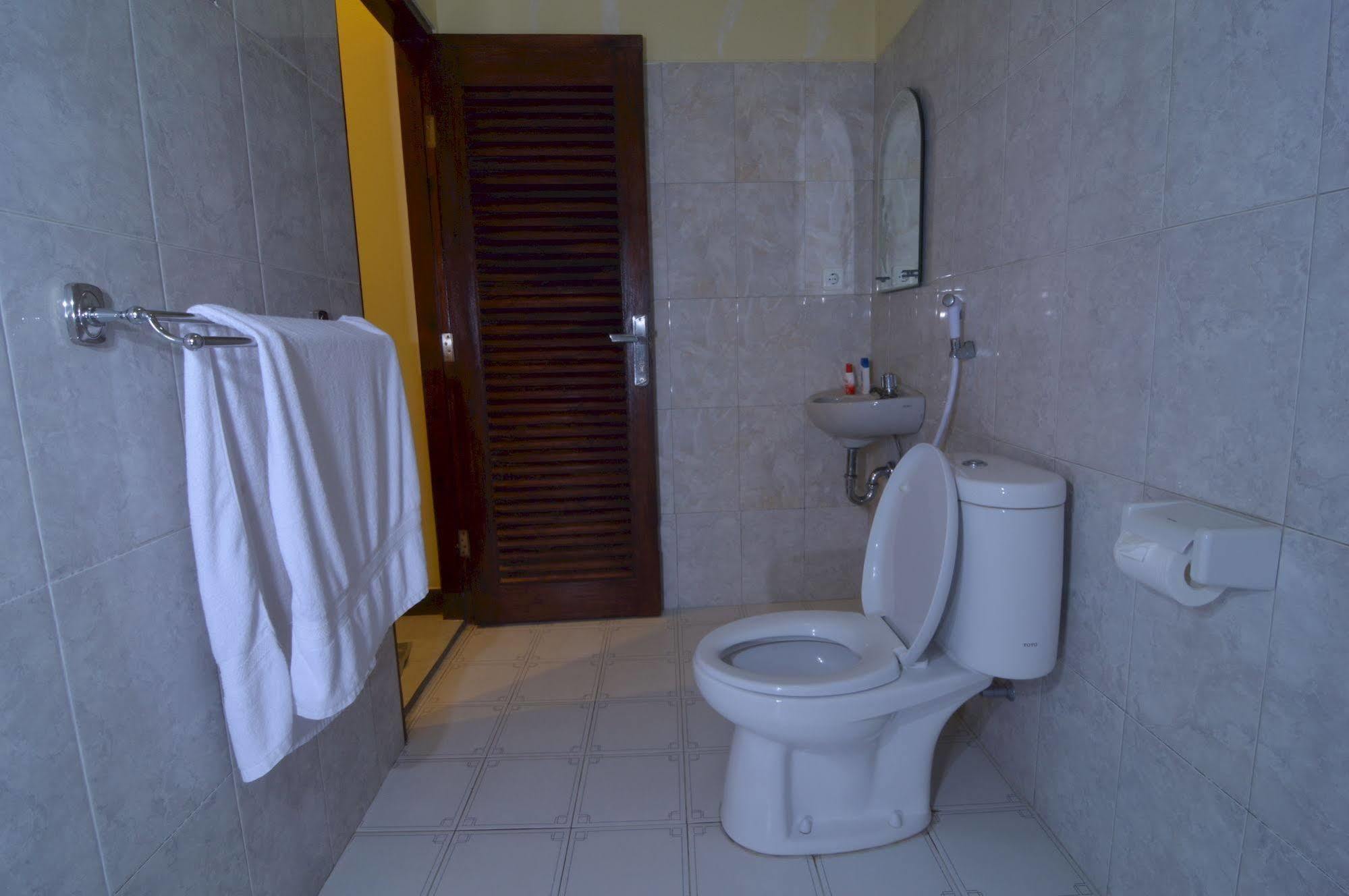 Shu Villa Lombok Kuta  Exteriör bild