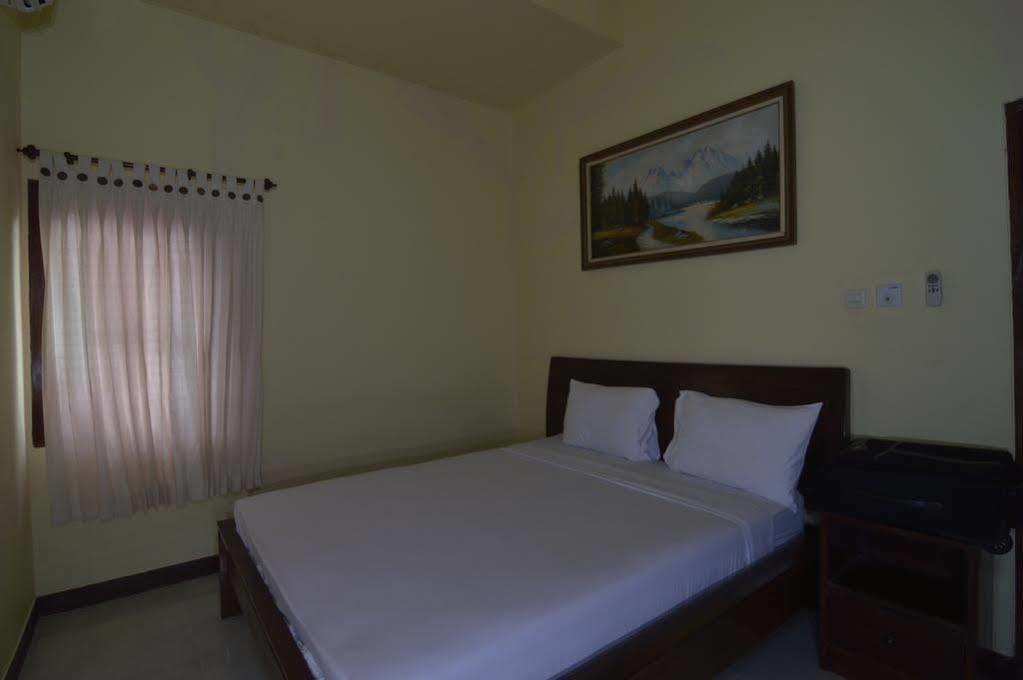 Shu Villa Lombok Kuta  Exteriör bild